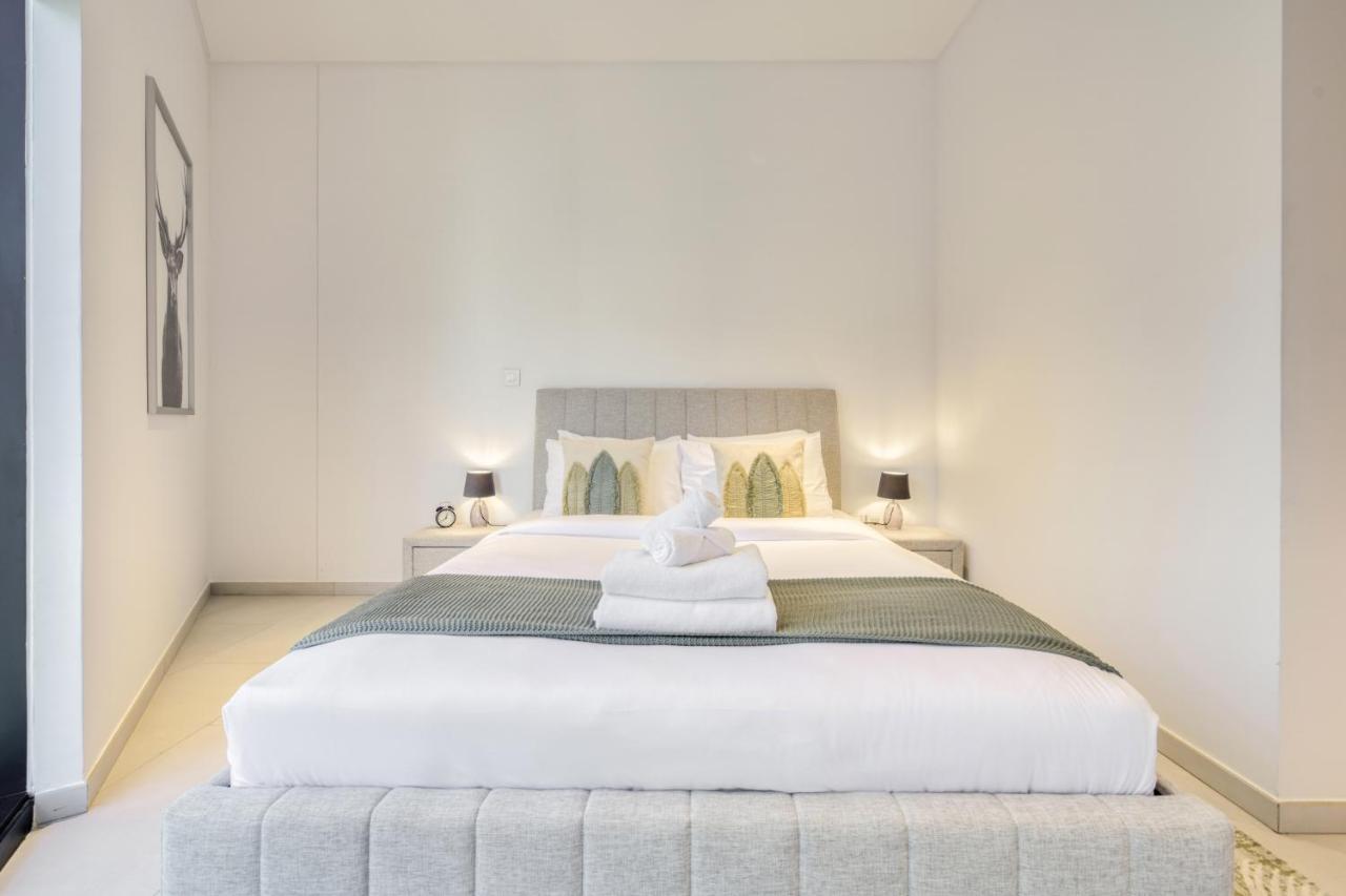 Maison Privee - Luxury, Spacious, Modern Near Burj Khalifa And Dubai Canal エクステリア 写真