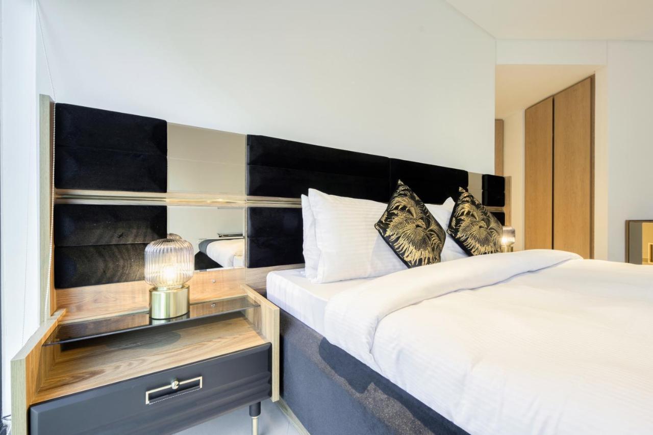 Maison Privee - Luxury, Spacious, Modern Near Burj Khalifa And Dubai Canal エクステリア 写真